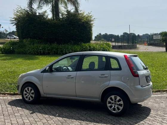FORD FIESTA 1.6 TITANIUM HATCH 16V FLEX 4P AUTOMÁTICO